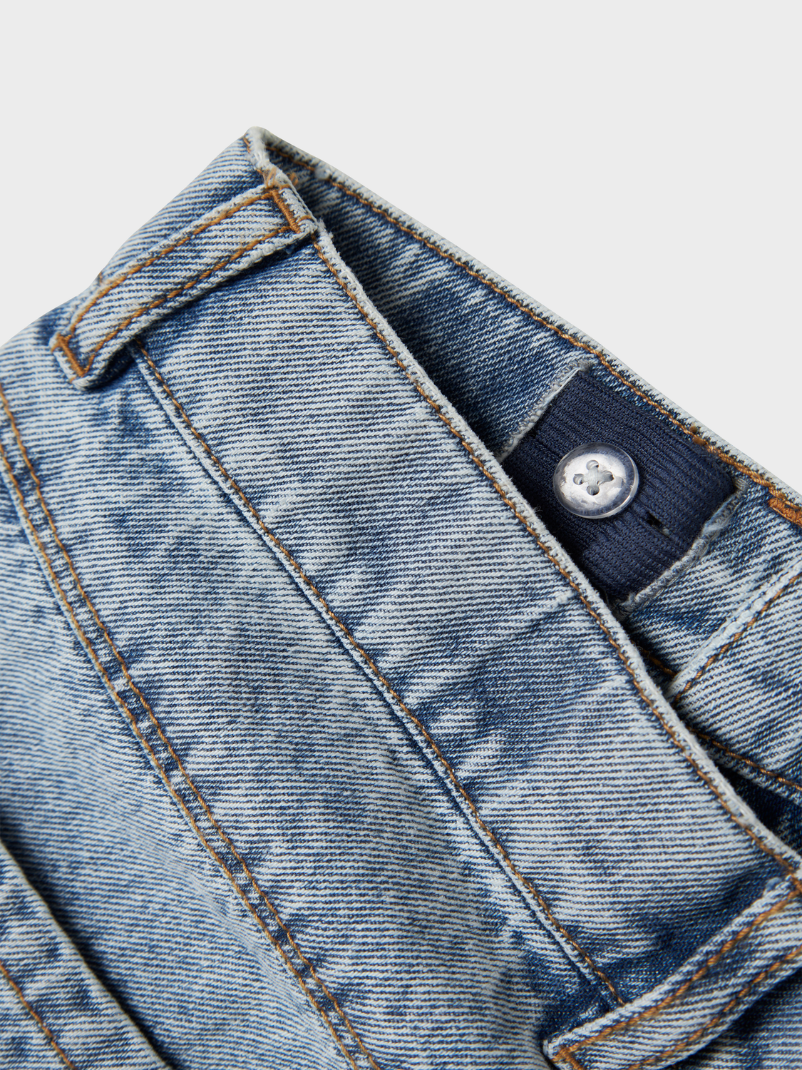 model_shot-front_full